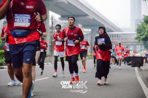 Race photo from ONE RUN 10 K