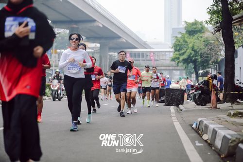 Race photo from ONE RUN 10 K
