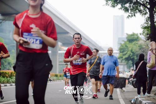 Race photo from ONE RUN 10 K