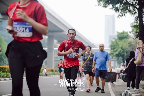 Race photo from ONE RUN 10 K