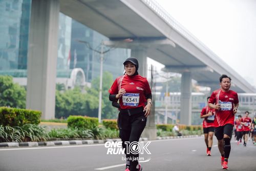 Race photo from ONE RUN 10 K