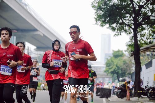 Race photo from ONE RUN 10 K