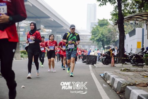 Race photo from ONE RUN 10 K