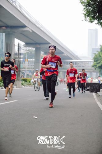 Race photo from ONE RUN 10 K