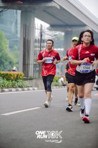 Race photo from ONE RUN 10 K