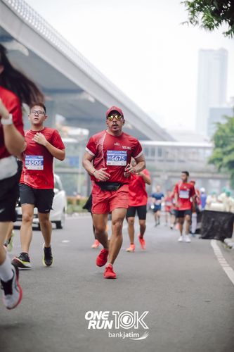 Race photo from ONE RUN 10 K