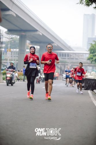 Race photo from ONE RUN 10 K