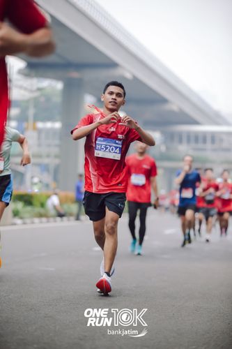 Race photo from ONE RUN 10 K