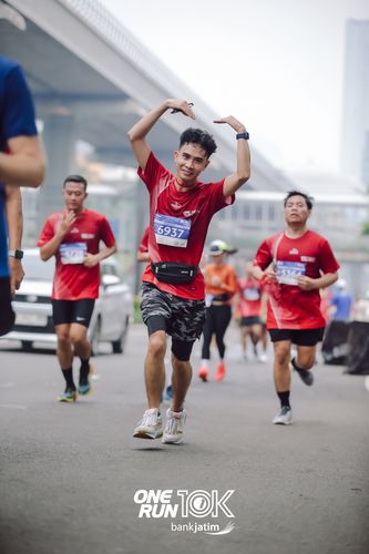 Race photo from ONE RUN 10 K