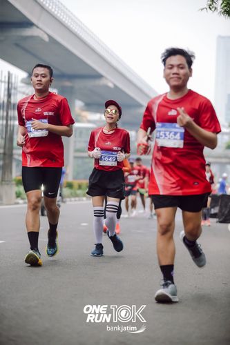 Race photo from ONE RUN 10 K