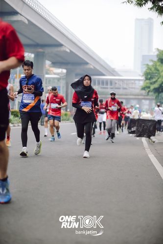 Race photo from ONE RUN 10 K