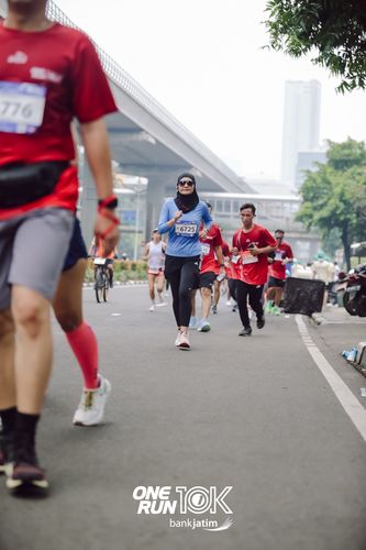 Race photo from ONE RUN 10 K