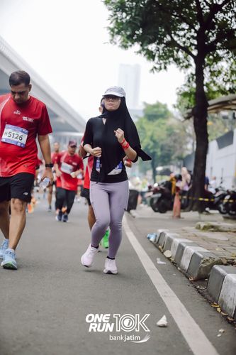 Race photo from ONE RUN 10 K