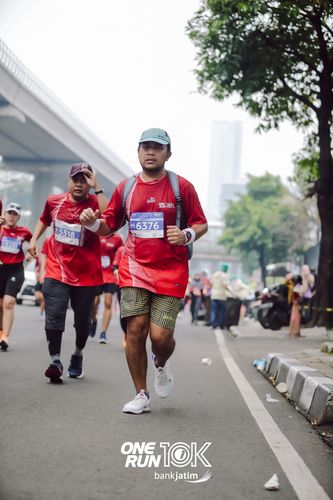 Race photo from ONE RUN 10 K