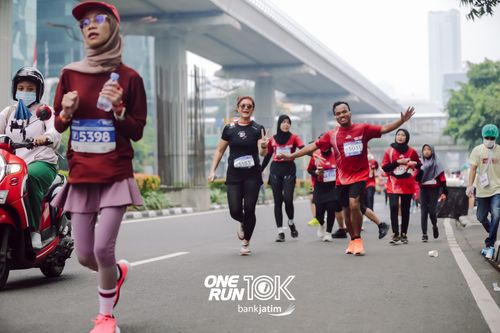 Race photo from ONE RUN 10 K