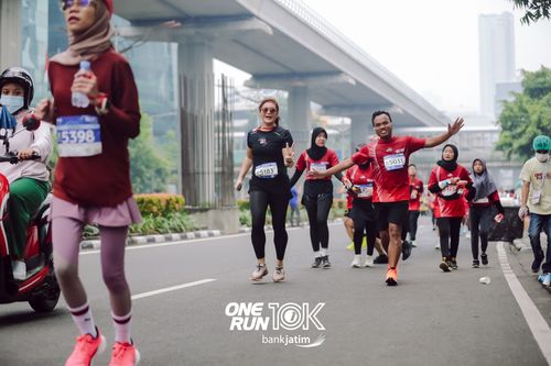 Race photo from ONE RUN 10 K