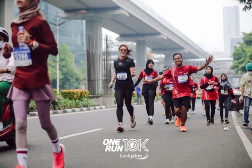 Race photo from ONE RUN 10 K