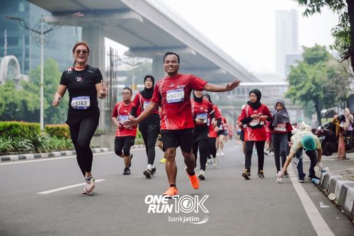 Race photo from ONE RUN 10 K