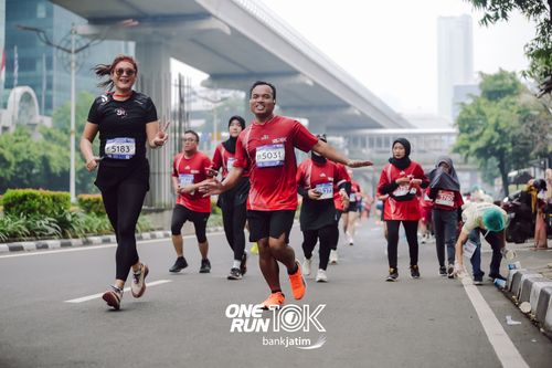 Race photo from ONE RUN 10 K