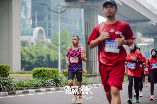 Race photo from ONE RUN 10 K