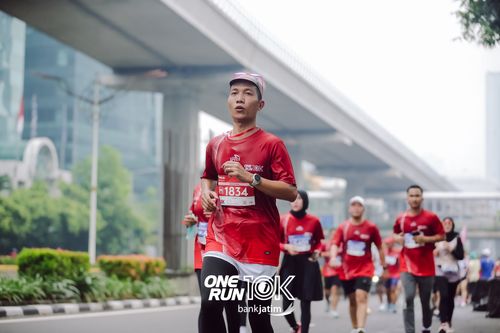Race photo from ONE RUN 10 K