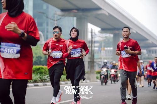 Race photo from ONE RUN 10 K