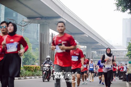Race photo from ONE RUN 10 K