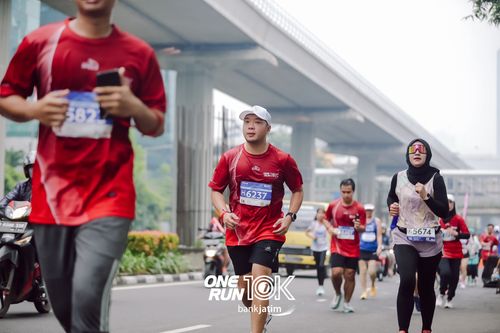 Race photo from ONE RUN 10 K