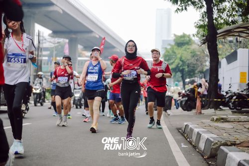 Race photo from ONE RUN 10 K