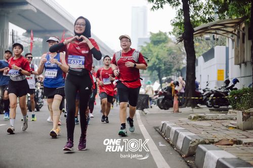 Race photo from ONE RUN 10 K