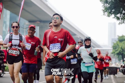 Race photo from ONE RUN 10 K