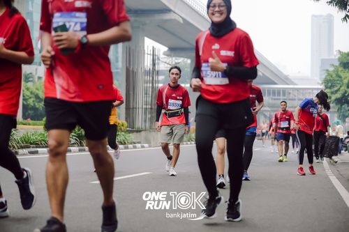 Race photo from ONE RUN 10 K
