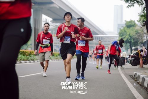 Race photo from ONE RUN 10 K