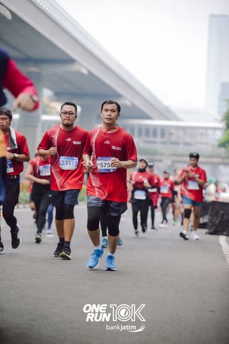 Race photo from ONE RUN 10 K
