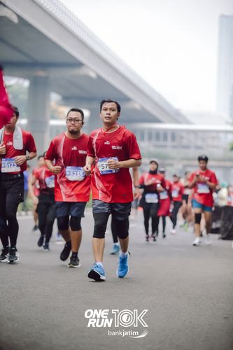 Race photo from ONE RUN 10 K