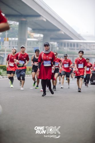 Race photo from ONE RUN 10 K