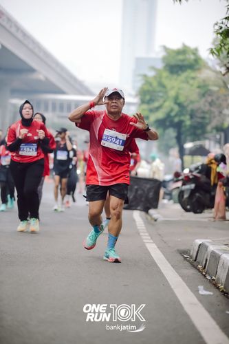 Race photo from ONE RUN 10 K