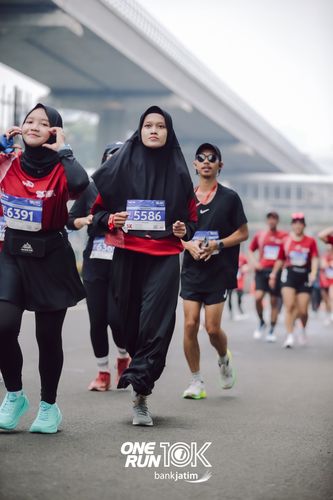 Race photo from ONE RUN 10 K