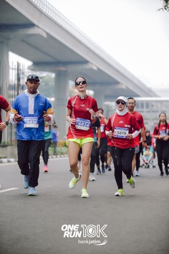 Race photo from ONE RUN 10 K