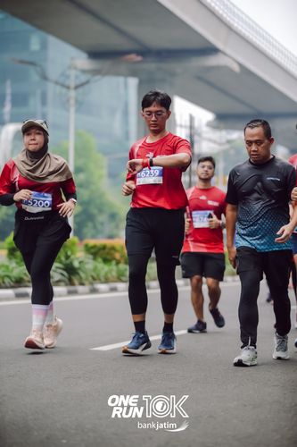 Race photo from ONE RUN 10 K
