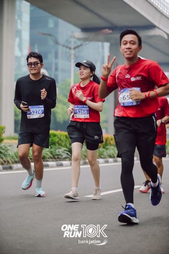 Race photo from ONE RUN 10 K