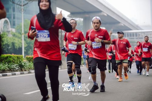 Race photo from ONE RUN 10 K