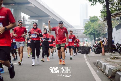 Race photo from ONE RUN 10 K