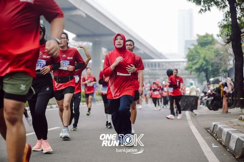 Race photo from ONE RUN 10 K