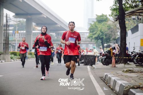 Race photo from ONE RUN 10 K