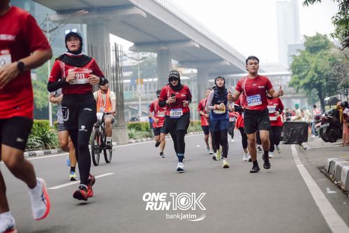 Race photo from ONE RUN 10 K