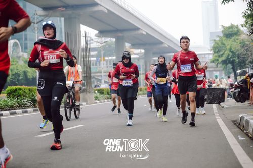 Race photo from ONE RUN 10 K