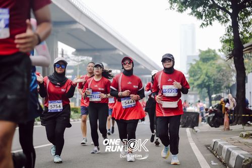 Race photo from ONE RUN 10 K
