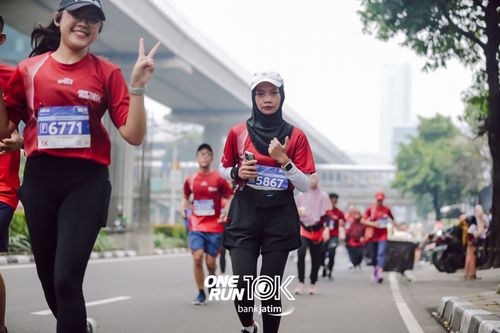 Race photo from ONE RUN 10 K
