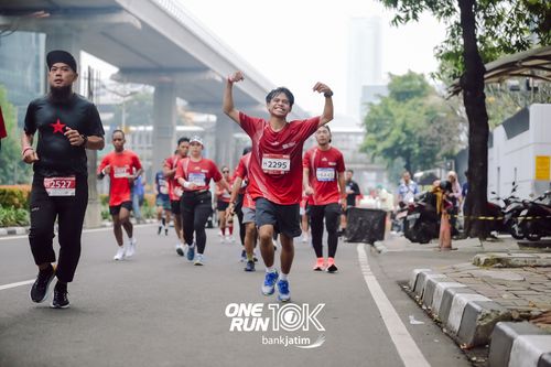 Race photo from ONE RUN 10 K